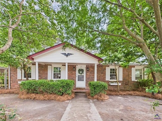 104 Karen Dr, Warner Robins, GA 31088