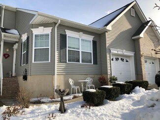 58 Little Leaf Ln, Howell Township, NJ 07731