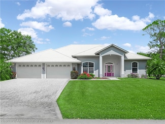 897 Entrance Rd, Avon Park, FL 33825