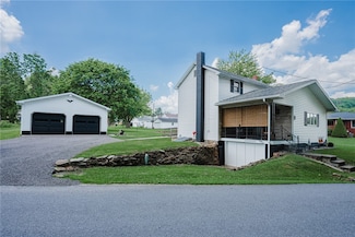 68 Riverside Ave, Homer City, PA 15748