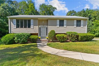 111 Pinecrest Dr, North Scituate, RI 02857