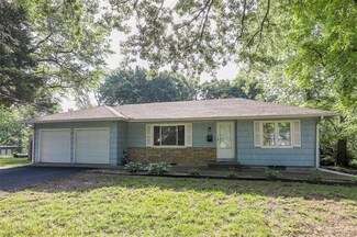 10903 Grandview Rd, Kansas City, MO 64137
