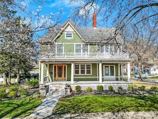 510 E Chippewa St, Paola, KS 66071