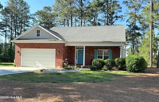 165 Laurel Oak Ln, Pinebluff, NC 28373