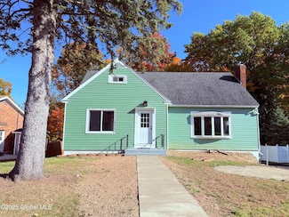 30 Hoffman Dr, Latham, NY 12110