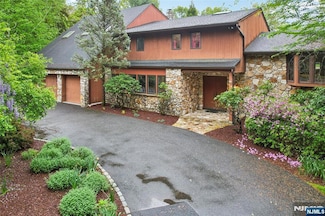 299 Forest Rd, Mahwah, NJ 07430