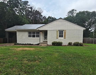 709 Vassar Dr, Tupelo, MS 38801