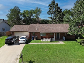 1403 W Rolling Oaks Dr, Rogers, AR 72756