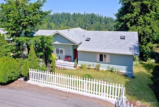 1273 SE Camano Dr, Camano Island, WA 98282