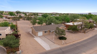 224 2nd St SE, Rio Rancho, NM 87124