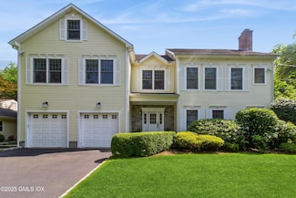 15 Deepwoods Ln, Old Greenwich, CT 06870