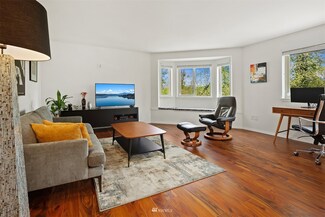 18200 73rd Ave NE Unit B106, Kenmore, WA 98028