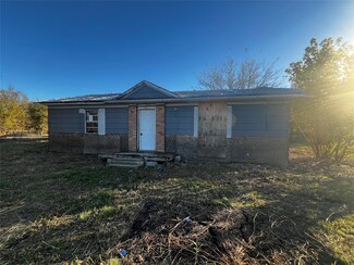 100 Pecan St, Bynum, TX 76631