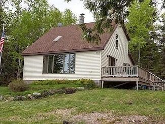 19363 E Steel Rd, de Tour Village, MI 49725