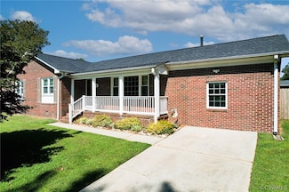 118 Beecham Dr, Yorktown, VA 23692