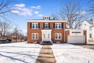 895 S Greenwood Ave, Kankakee, IL 60901