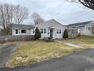 6 Bristol Rd, Middletown, RI 02842
