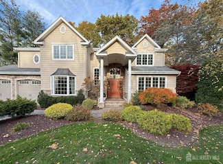 4 Rebel Run Dr, East Brunswick, NJ 08816