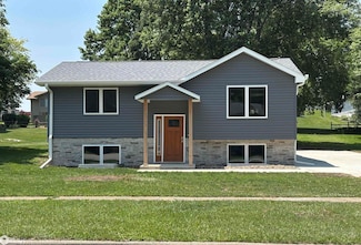 2013 20th St, Harlan, IA 51537