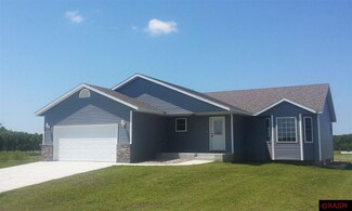 804 804 Oakwood Trail, Janesville, MN 56048