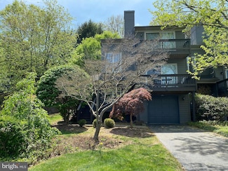 42 Chicopee Dr, Princeton, NJ 08540