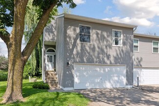 5492 Egan Dr, Savage, MN 55378