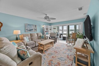 48 W Mariners Cay Dr, Folly Beach, SC 29439