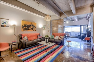 360 W Pershing Rd Unit 250, Kansas City, MO 64108