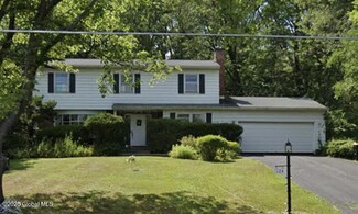 124 Maplewood Dr, Schenectady, NY 12302