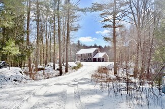 16 Fairway Dr, North Grosvenordale, CT 06255