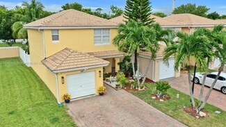 3287 Commodore Ct, West Palm Beach, FL 33411