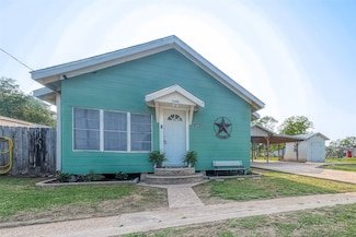 3414 Commerce St, Damon, TX 77430