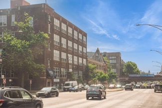 1733 W Irving Park Rd Unit 402, Chicago, IL 60613