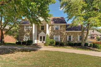 2073 E Nottingham St, Springfield, MO 65804
