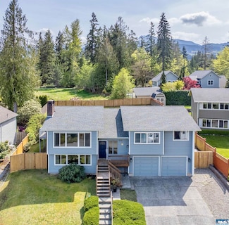 910 Benjamin St, Port Angeles, WA 98362