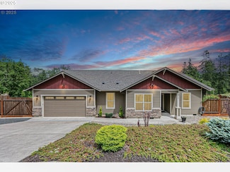 962 S 66th Place, Springfield, OR 97478