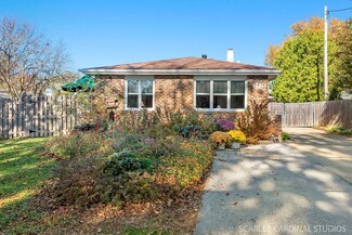 1110 E Maple St, Lombard, IL 60148