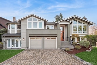 10511 NE 44th St, Kirkland, WA 98033