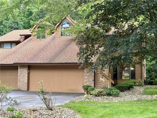 9074 Inverrary Dr SE Unit 3D, Warren, OH 44484