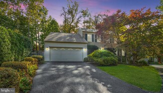 8711 Shadowlake Way, Springfield, VA 22153