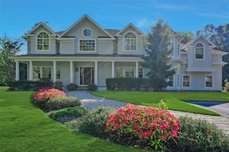 4 Wilton Rd, Cold Spring Harbor, NY 11724