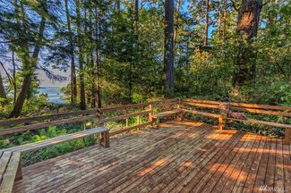 1211 Griffith Point Rd, Nordland, WA 98358