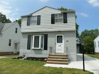 8314 Oxford Dr, Cleveland, OH 44129