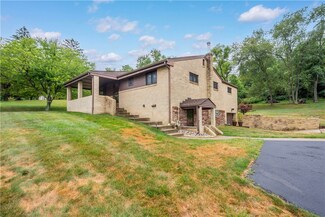 3016 Sebolt Rd, South Park Township, PA 15129