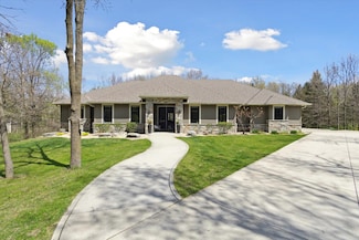 9422 N Raven Ct, Milton, WI 53563