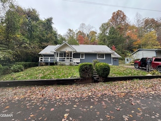 315 Elbow Ln, Gatlinburg, TN 37738