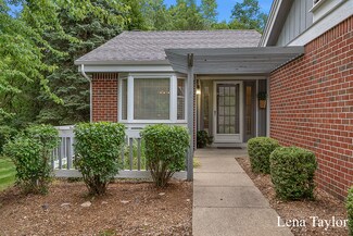 3387 Eagle Creek Ct NE Unit 166, Grand Rapids, MI 49525