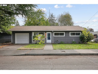 10040 SE Schiller St, Portland, OR 97266