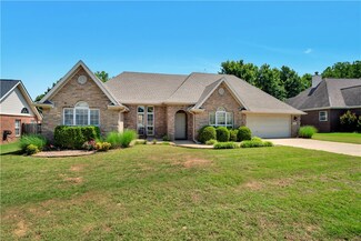 1840 N Independence Place, Fayetteville, AR 72704