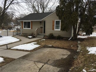 5919 Clark St, Des Moines, IA 50311